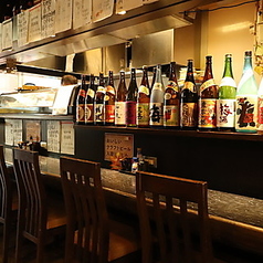 カウンターは12席ございます。