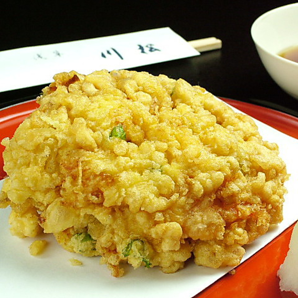 具沢山でボリューミーなかき揚げも自慢の一品。