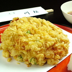 具沢山でボリューミーなかき揚げも自慢の一品。