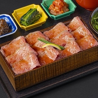 ランチタイム限定の数量限定のお重と焼肉セット