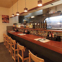 【カウンター：１名様×６卓】落ち着いた雰囲気の店内で仕事終わりのサク飲みにも是非ご利用ください◎