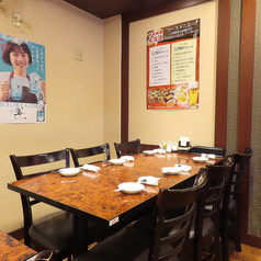 長テーブル席もございます。