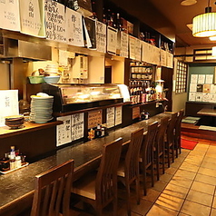 カウンターは12席ございます。