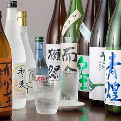 魚の旨みを引き立てる厳選日本酒