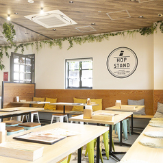 天井が高い広々とした店内でクラフトビール片手に優雅にお食事が堪能できます！ご家族でのご利用も大歓迎です！