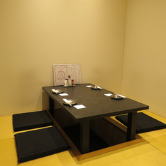 4名様まで完全個室をご用意しております!!畳の落ち着いた空間で宴会を…♪