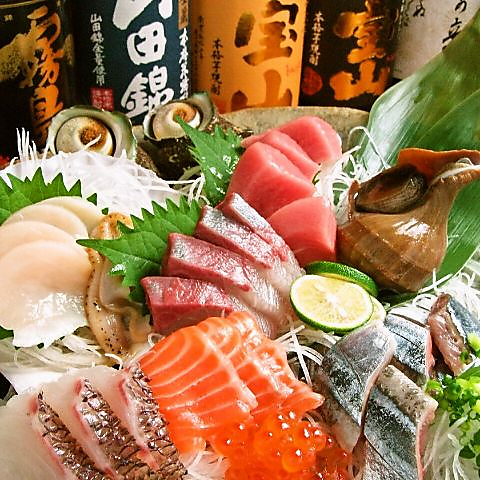 厳選した海鮮を提供◎鮮度と食感にこだわる名物丼や本格江戸前寿司をご堪能あれ★
