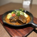 お仕事帰りのお食事から宴会や2次会の貸切まで幅広く対応。皆様で楽しいひとときをお過ごしください