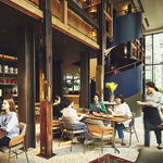 四ツ橋筋沿いに位置する本格イタリアンレストラン