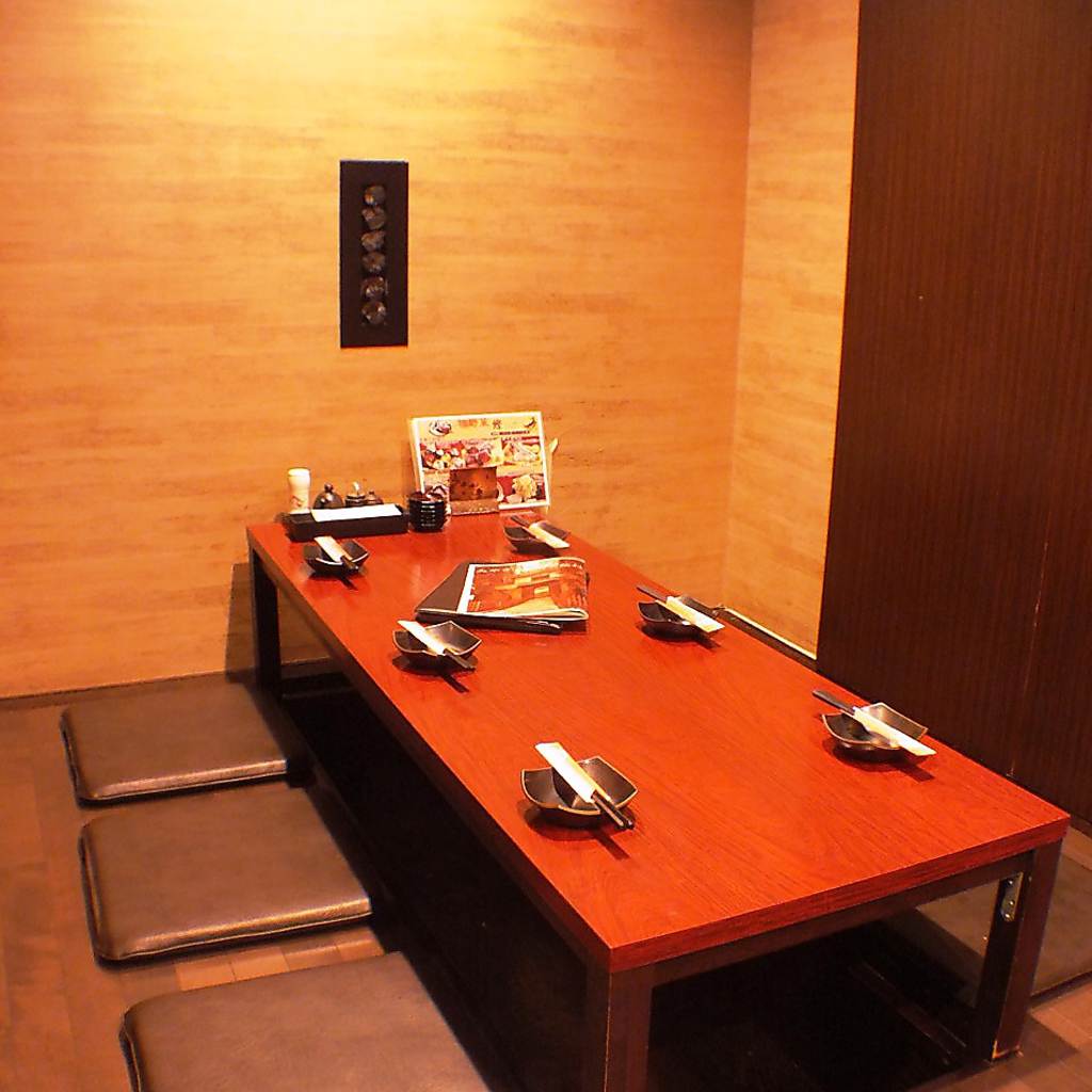 ご宴会や接待などにも◎堀ごたつの個室でごゆっくり。大小の様々な個室をご用意しております。