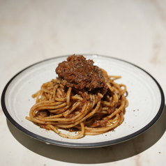 ごろごろお肉のミートソースパスタ