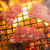 炭火で引き出す肉本来の旨みと香ばしさを大切に！