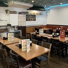 アジアンダイニング&バー ゴルカカレーの雰囲気3