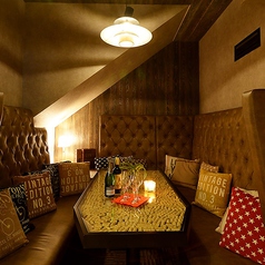 使い勝手抜群の８名様までのソファー個室♪高級感あるソファーが美味しい食事も演出します。
