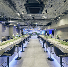 【貸切】30名様から立食時最大200名様まで収容可能です！結婚式の二次会や会社の総会などのイベント、会議など様々なシーンでご利用いただけます◎音響設備だけではなく、ステージやプロジェクターなどもありますので、発表会などにもご利用いただけます！