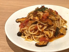 ツナとキノコのトマトソース