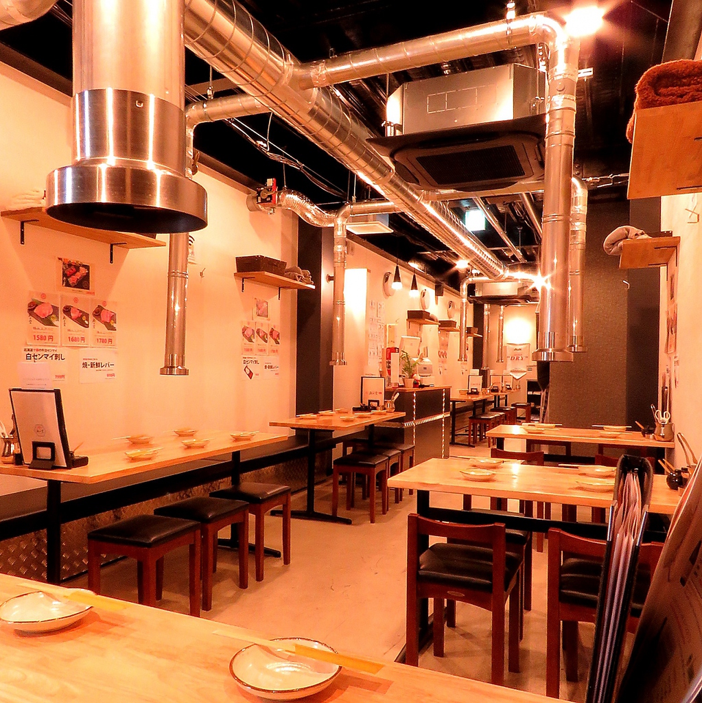 テーブル席も完備！