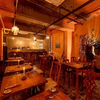 温かな光が包み込む♪照明が彩るお洒落な店内