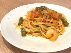 小海老とアスパラのトマトクリームソース