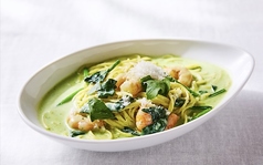 エビとほうれん草のバジルクリーム