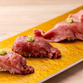 料理メニュー写真&nbsp;肉寿司食べ比べ