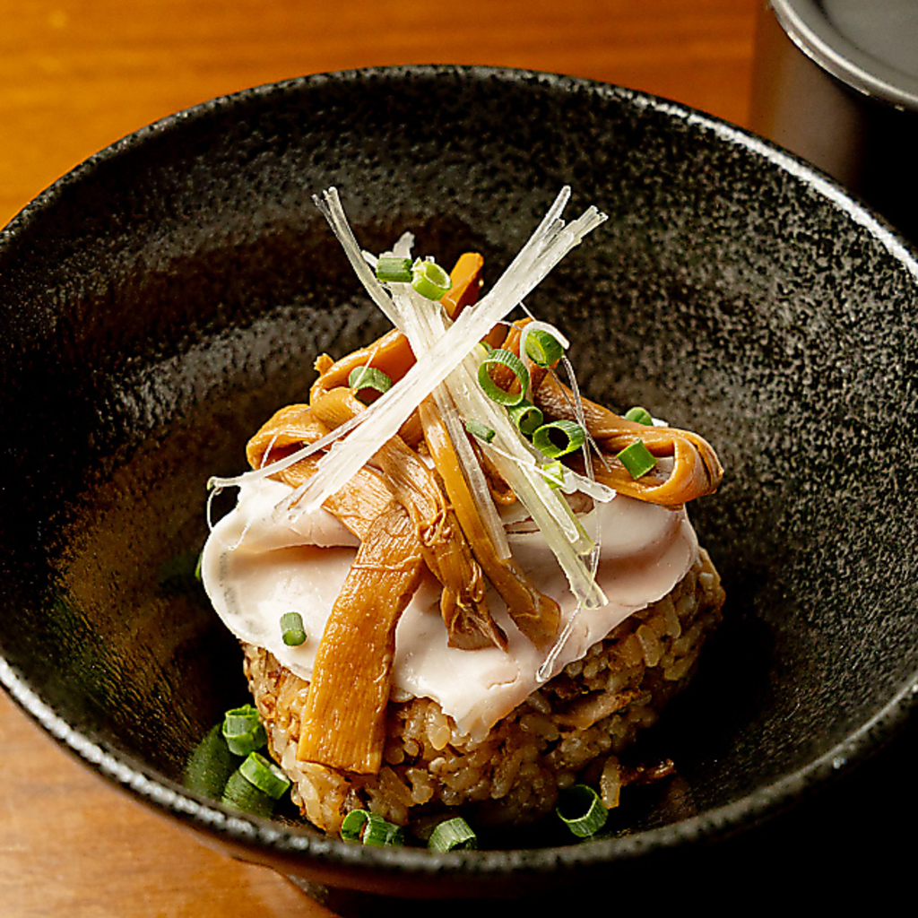 自慢の創作料理！チャーシューおにぎりのひつまぶし風