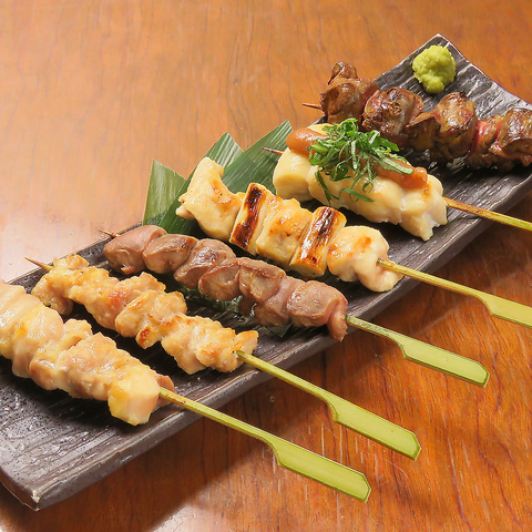 焼鳥もお酒も本格的。今なら焼き鳥半額で楽しめる！宴会、地元飲み、ご家族連れも◎