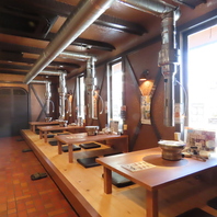 貸切OK！みんなでワイワイ楽しめる活気あふれる店内