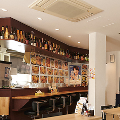 【カウンター席】店内の奥にあるカウンター席はお一人様でも快適にお楽しみいただけるお席です。またランチでのご利用にも最適です！