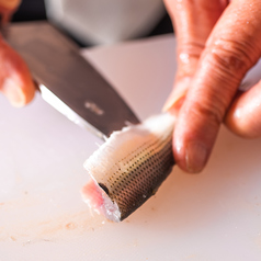 【当日の早朝に仕入れた新鮮素材を使用】