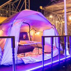 キラキラとした幻想空間☆　おうち感覚でお料理・お酒をお楽しみいただけます♪