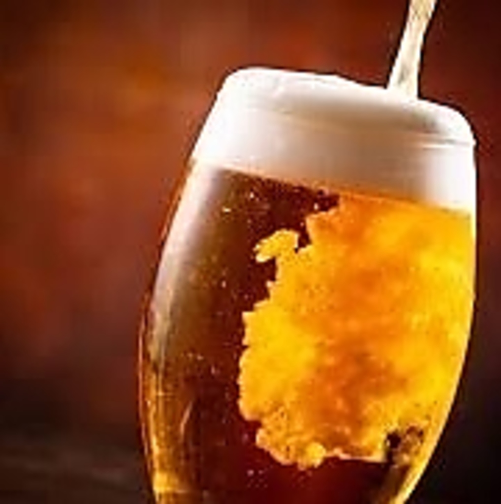 ビール、カクテルなど、豊富なドリンクメニューをご用意。お好みの一杯をお楽しみください。