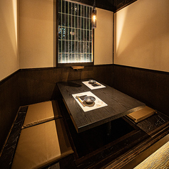 【2名様からOK！完全個室】古民家風の造りはまどろみの時間を演出。自慢の創作料理で最高の時間をお過ごしください♪2次会、会社宴会、打ち上げ、同窓会、歓送迎会など大型宴会も対応可能です♪各種ご宴会に最適な飲み放題付コースはリーズナブルなコースから豪華内容のコースまで豊富にご用意！ご予約・ご相談承ります！