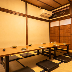 2階の個室は10名程度でもご利用頂けます。会社宴会におすすめ。