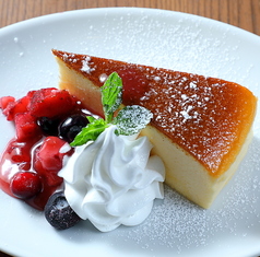 ベイクドチーズケーキ～ベリーソース添え～