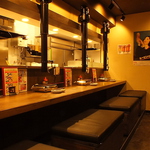 ★★★荷物があっても大丈夫！収納スペースのついたカウンター席！★★★