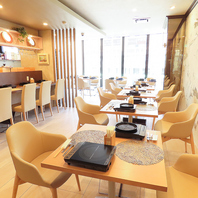 フレンチレストランを思わせる上質な空間で...