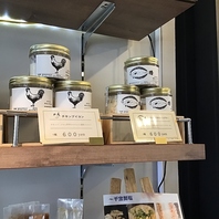 生産者さんと開発！当店オリジナル商品を販売。