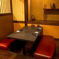 「2~4名様」のBOX席。デートや少人数の宴会、さらに接待や会食などにも人気のお席です。