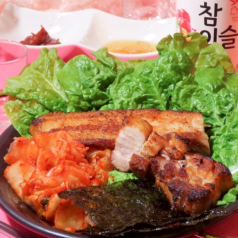 大切な人と囲む、韓国料理。本場韓国の活気と、記憶に残る美味しさをお届けします。