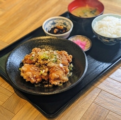 鶏もも肉の油淋鶏定食