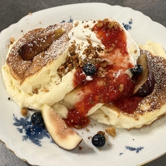 ストロベリーソースパンケーキ(レギュラーサイズ)