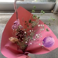 お祝いを彩る花束