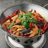 安心安全に料理をお楽しみいただきたいので、店内や設備等の消毒・除菌・洗浄の他、除菌・消毒液の設置、店内換気の実施、スタッフのマスク着用・手洗い・消毒・うがいの実施など、衛生管理にも努めています。