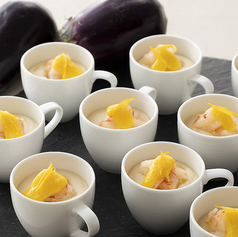 泉佐野産水ナスとリンゴのビシソワーズ 酒粕香る柚子のソース