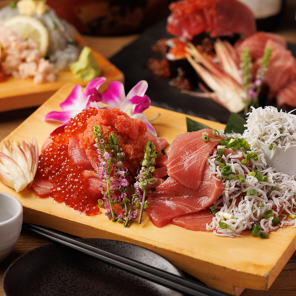 当店自慢のお料理の数々でご宴会をごゆっくりお愉しみください。