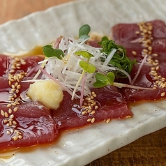 鰹の塩胡麻たれ　カルパッチョ風