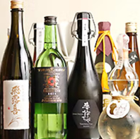 全国各地の日本酒、世界のワインを取り揃えております