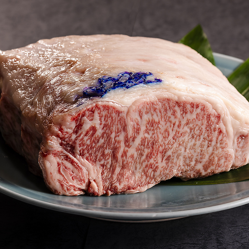 もちろん極上の和牛を使用しているので、口に含むととろける食感をお楽しみいただけます。