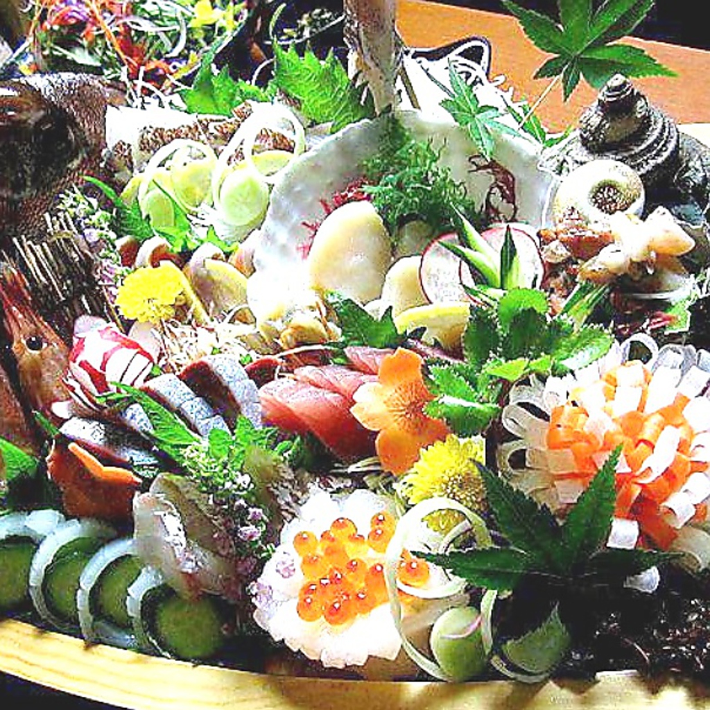 鮮度抜群の当店自慢の豪華お刺身盛り合わせ！！[飲放]付コースは2980円～ご用意しております。